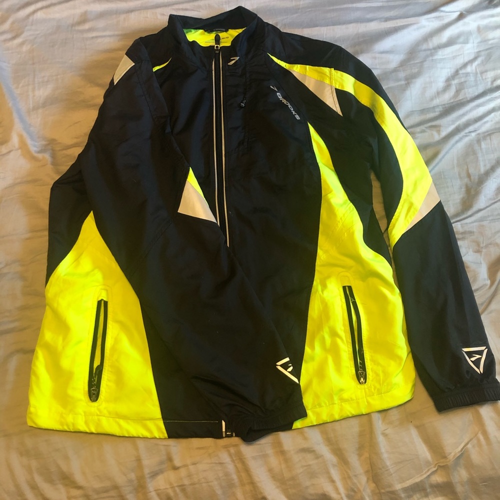 EUC Brooks workout jacket
